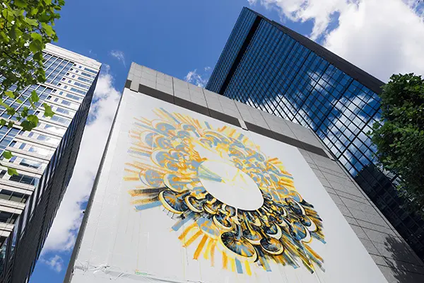 「東京ビエンナーレ 2023」で展開される巨大壁画