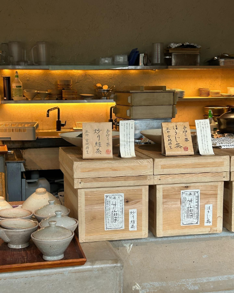 神戸で人気のお茶漬け専門店「茶屋 分福」の店内