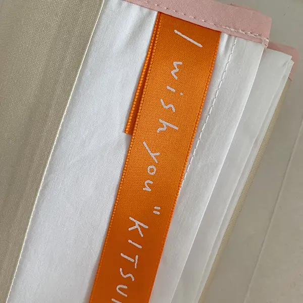 「ITSUKI（イツキ）」が展開する「シルクコットンの枕カバー：KITSUMU」のベーコンエッグ