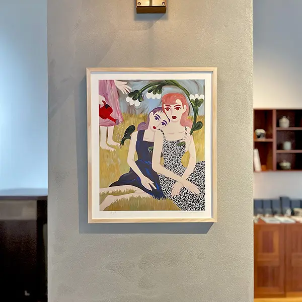 「Lurf MUSEUM」で開催される中村桃子さんによる個展「nestle」のオリジナルグッズ「ジークレー版画 額装サイン付き ED35」