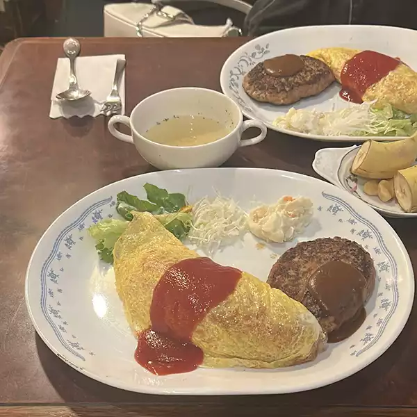 新宿にあるカフェ「アルル」のお馴染みの洋食メニュー