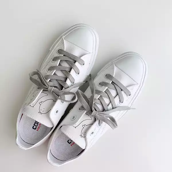 原宿にある「White atelier BY CONVERSE」で作成したスニーカー