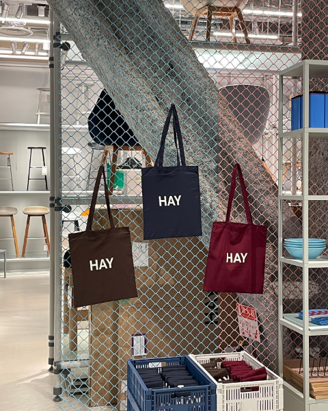 大人気「HAY」のトートバッグに新色が3つ登場。落ち着いたこっくり