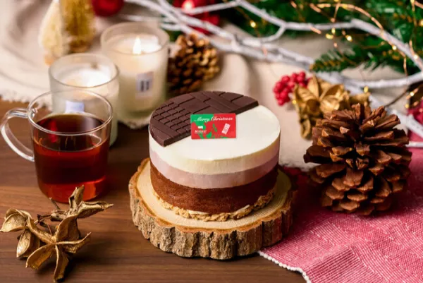 スペシャルティチョコレート専門店「Minimal」のクリスマスシーズンの定番「Minimal クリスマスケーキ」