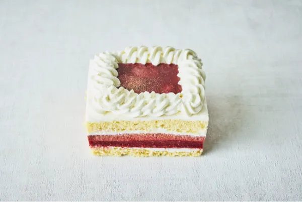 お菓子専門のオンラインストア「nagomi.」の2023年クリスマスケーキ「Chantilly a la fraise （イチゴのショートケーキ仕立て）」