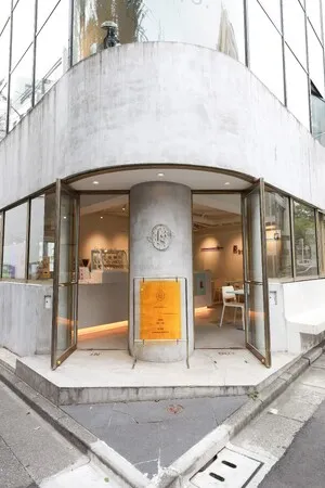 東京・恵比寿のヴィーガンフルーツサンド専門店「フルーツアンドシーズン」の店舗外観
