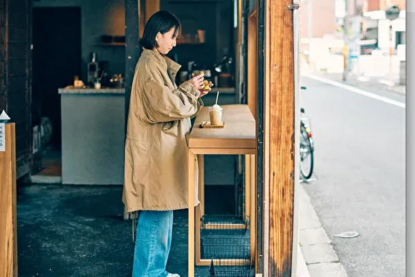 京都の古民家カフェ「糖太朗」のスタンディングスタイルの店内