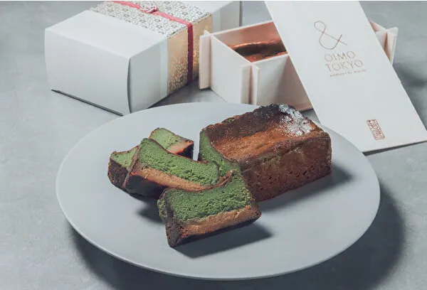 熟成蜜芋スイーツ専門店「＆ OIMO TOKYO」の新作「抹茶の蜜芋バスクチーズケーキ」とパッケージ
