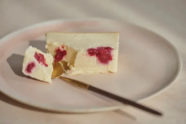 ミスターチーズケーキのホリデー限定フレーバー「Mr. CHEESECAKE White Berry」