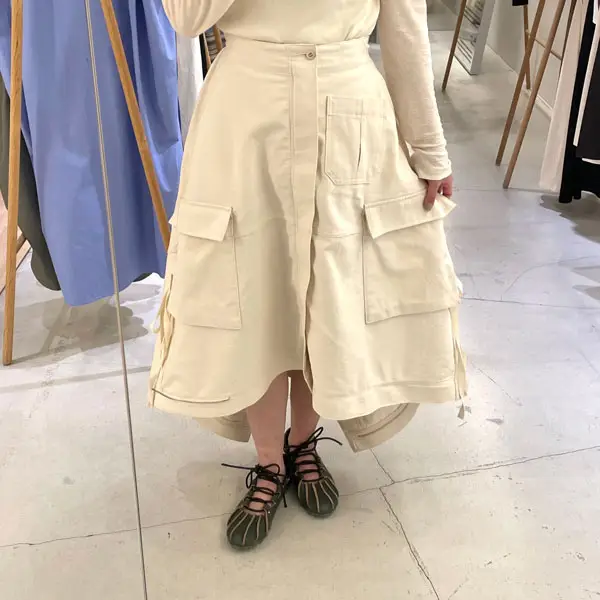 beautiful peopleの2024年Summerコレクション「double-end chino cloth cargo skirt」