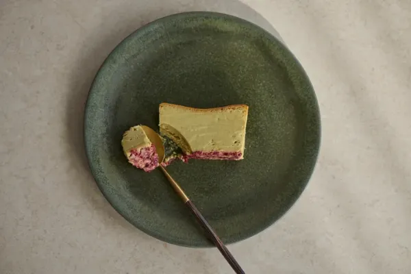 ミスターチーズケーキのホリデー限定フレーバー「Mr. CHEESECAKE Pistachio Raspberry」