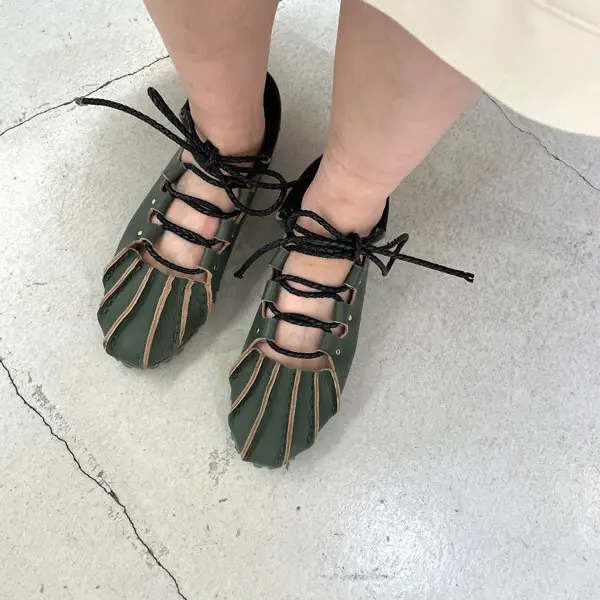 beautiful peopleの2024年Summerコレクション「rome flat moccasins shoes」