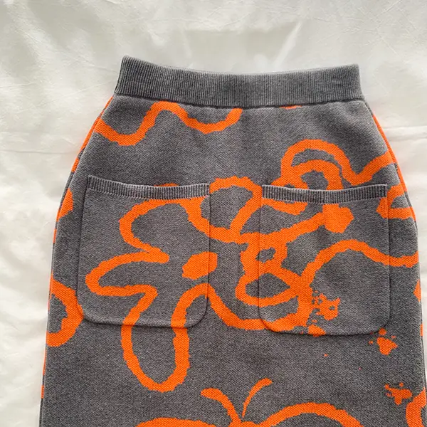 YMYMの「Joy Skirt」のバックスタイル