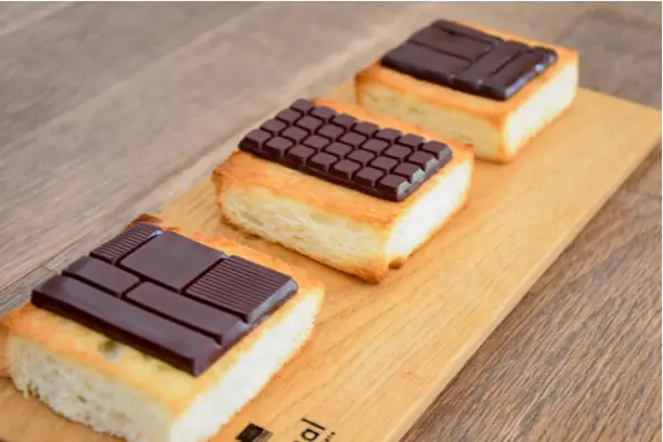 スペシャルティチョコレート専門店「Minimal」富ヶ谷本店の新メニュー、3種の板チョコが食べ比べできる「チョコレートトーストセット」