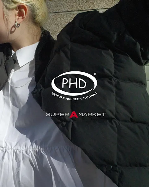 SUPER A MARKETがP.H.DESIGNSに別注をかけた「Diamond Stitch Cardigan（Exclusive）」着用画像