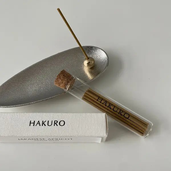 HAKUROが販売するお香立て「INCENSE STICKS STAND」
