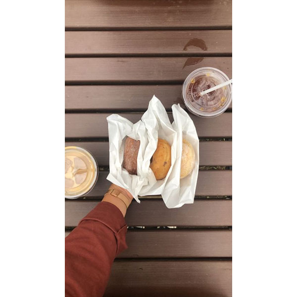東京・代々木公園近くにあるテイクアウト専門ドーナツショップ「haritts」のドーナツ三つ
