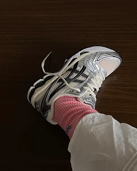 ASICSのGEL-KAYANO 14