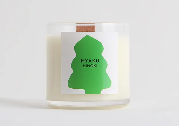 国産材のライフスタイルブランド「MYAKU」の「樹齢300年 天然ひのきキャンドル」