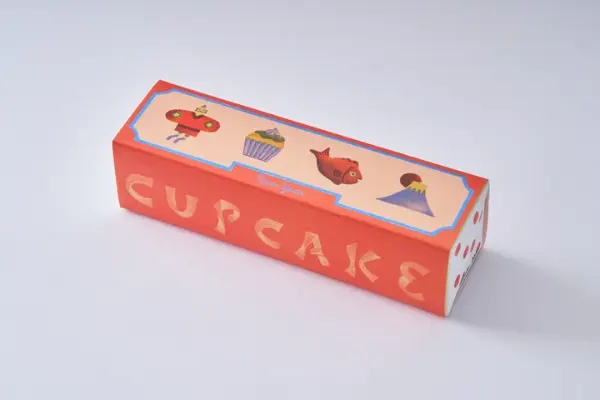 カップケーキとビスケットのお店「Fairycake Fair」の2024年の干支をモチーフにした「ベイクド新春 辰（たつ）カップケーキ」のパッケージ