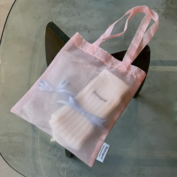 Samoyedと靴下屋のコラボアイテムの購入ノベルティの「オリジナルシアーバッグ」