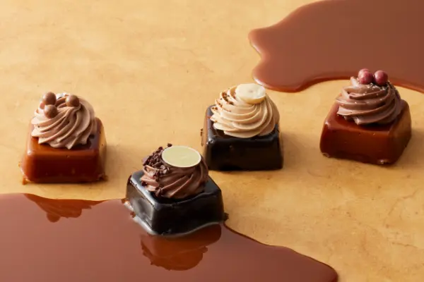 ショコラ専門店「ベルアメール」ケーキみたいな2024年の新作「キャラメルショコラ」