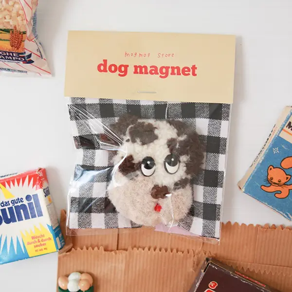 「mogmog store」の「dog magnet」