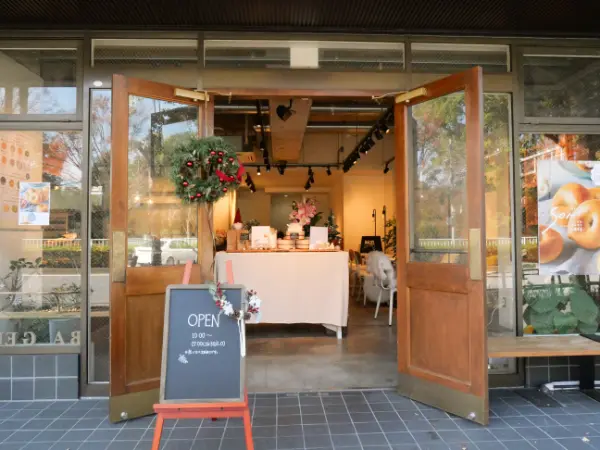 東京・清澄白河のベーグルベーカリーカフェ「すてきなごちそうCAFE -Soi -」の店舗外観