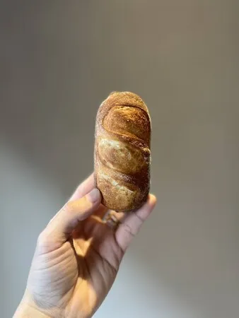 「アマムダコタン」のセカンドブランドの「dacō」で販売されているパン
