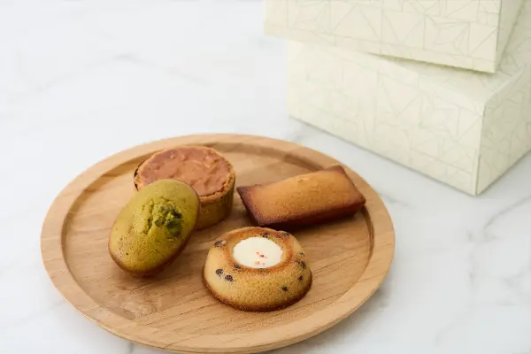 名古屋の焼き菓子専門店「Buttery」の焼き菓子4種を詰め合わせた春限定「ホワイトデーギフトボックス」