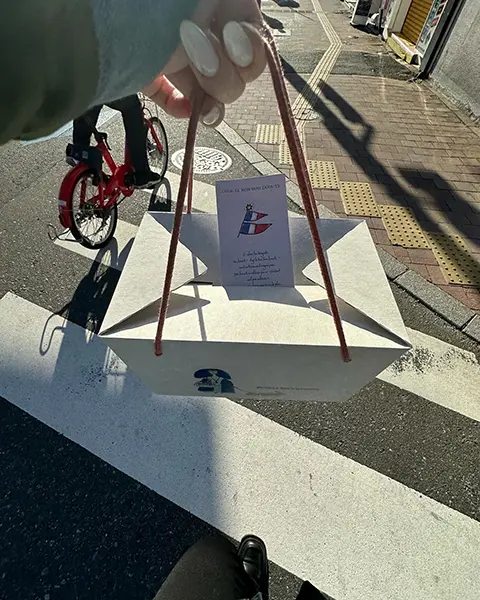 長崎・福岡にある「OLGA LE BON BON DONUTS」のテイクアウトの箱