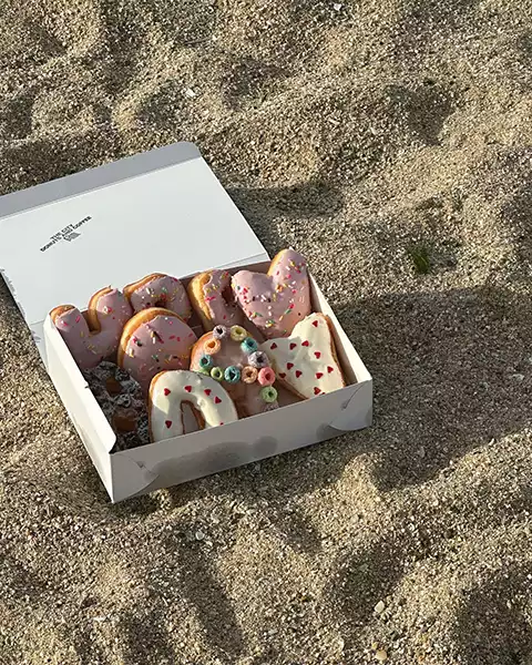 ドーナツ専門店「THE CITY DONUTS AND COFFEE」の「Happy Birthday Donuts Box」