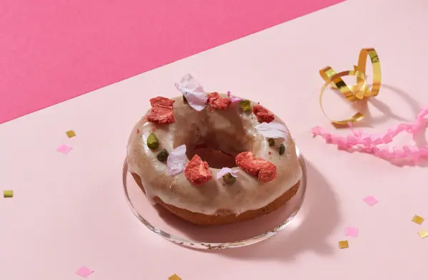 ドーナツファクトリー「koe donuts kyoto」春限定の和ドーナツ「もちもち 桜餅フラワー」