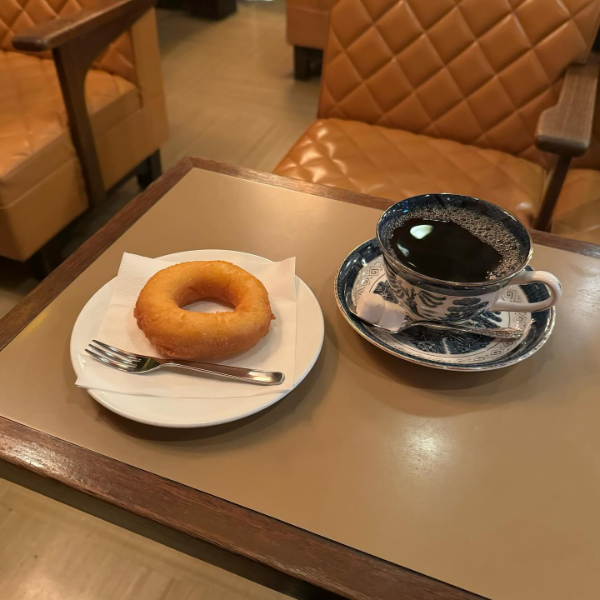 京都にある1950年創業の老舗喫茶店「六曜社珈琲店」