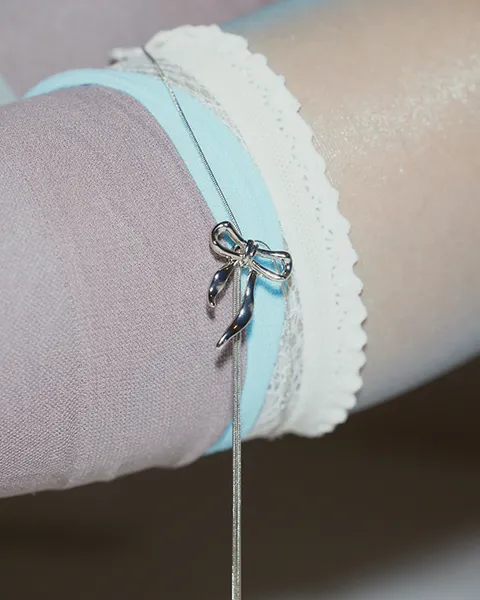 ANUの3rd Collectionの『Lian』の「lian’s ribbon loop tie」