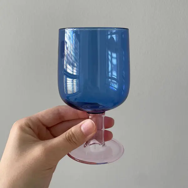 「amabro（アマブロ）」のグラス「TWO TONE WINE GLASS」『Blue × Pink -Limited-』