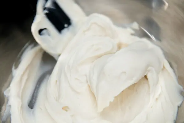 神戸発・お米ブランド「田田田堂」のバターを使わない「お米のヴィーガンバターサンド」の自家製植物性バタークリーム