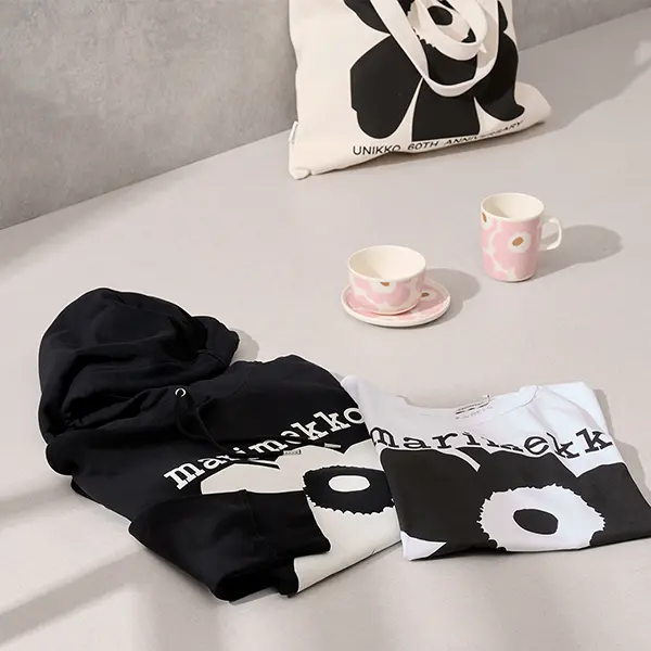「Marimekko」「by R」の特別商品「Unikko 60th フーディ」「Unikko 60th Tシャツ」「Unikko 60th トートバッグ」