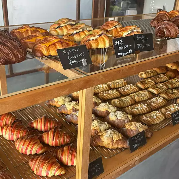 山梨県南アルプスにある「IDEAL BAKERY CROISSANT & PASTRY」のパン