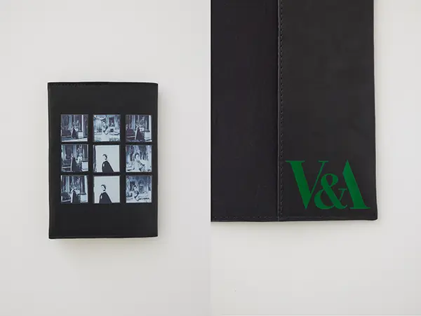 ファッションブランド「RIM.ARK（リムアーク）」と英国の博物館「V＆amp;A（ヴィクトリア・アンド・アルバート）」がコラボレーションしたブックカバー「V＆amp;A｜RIM.ARK PRINTED BOOK COVER」