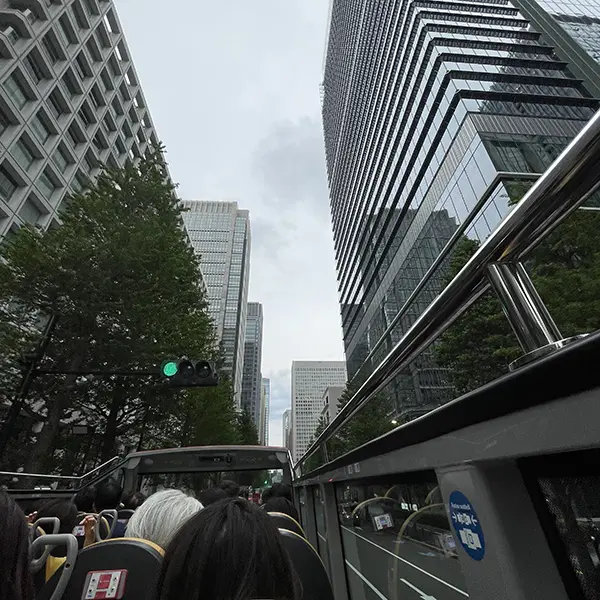 SKY BUSでの「東京タワー・レインボーブリッジコース」