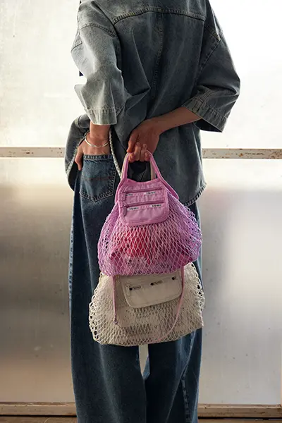 「LeSportsac Atelier」の「MED Net Tote Bag」「SM Net Shoulder Bag」