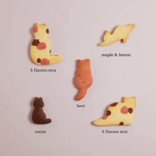 ukafeの限定クッキー缶「母の日三毛猫クッキー」に入った5種類の猫型クッキー