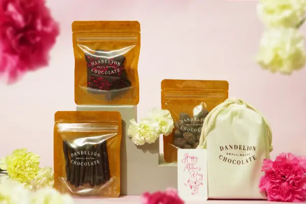 Bean to Barチョコレート専門店「ダンデライオン・チョコレート」の『母の日コレクション 2024』とギフトラッピング用のオリジナル巾着