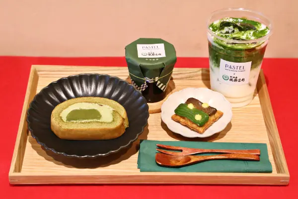 スイーツブランド「パステル」、京都の「祇園辻利」がコラボしたイートイン限定メニュー「コラボ茶寮セット」