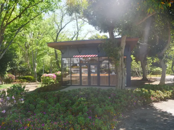 千葉公園内にオープンした「パンとエスプレッソと」ベーカリー店舗外観