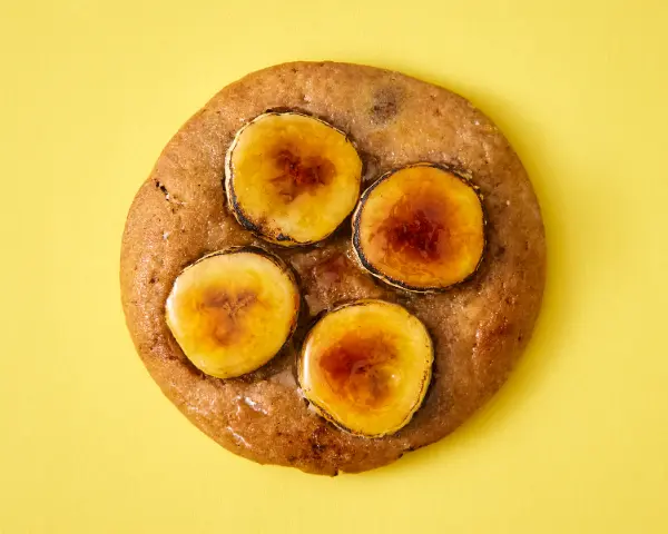 ヨックモックの55周年を記念したポップアップ「クッキーのアトリエ」で提供される「クッキーパレット キャラメリゼ」ジョーヌ