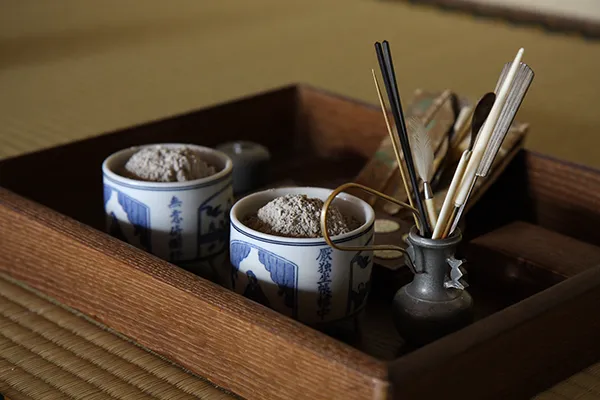 鳩居堂と松栄堂と日本香堂が共同開催する『香り博』のワークショップの「初心者向け聞香体験」のイメージ画像