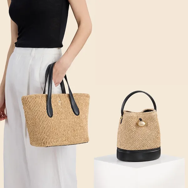 Cafunéの「Egg Bucket（Straw）」と「Mini Hexa Tote（Straw）」の使用画像