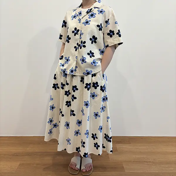 Summer 2024 UNIQLO × Marimekko Limited-Edition Collectionのリネンブレンドスカート